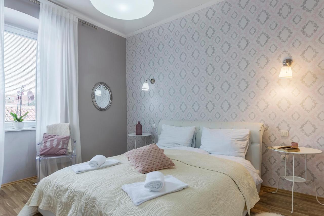 Captain Emo City Apartments Πούλα Εξωτερικό φωτογραφία