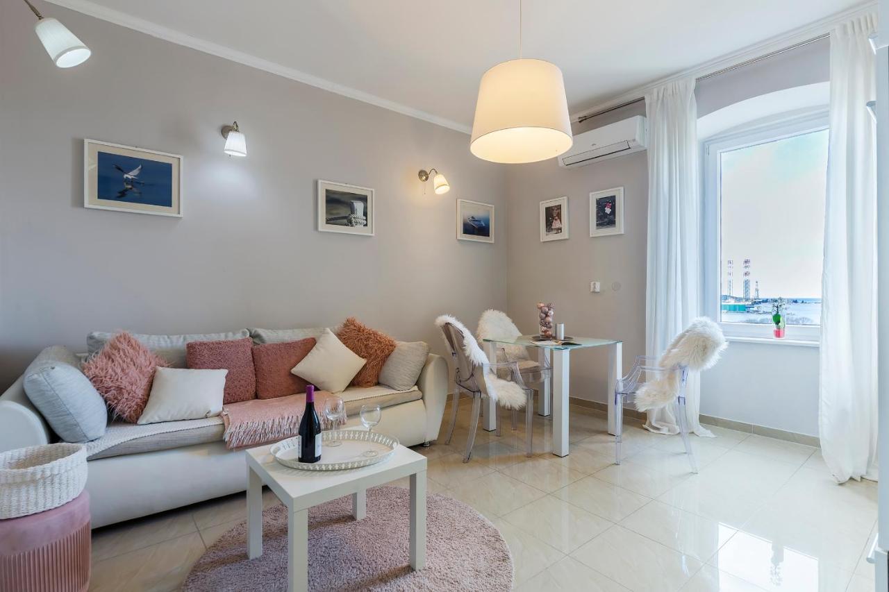 Captain Emo City Apartments Πούλα Εξωτερικό φωτογραφία
