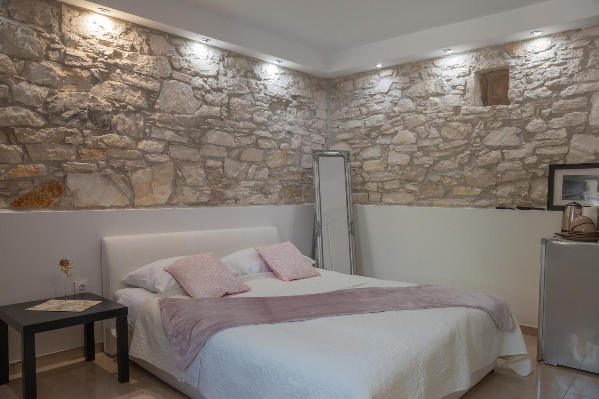 Captain Emo City Apartments Πούλα Εξωτερικό φωτογραφία