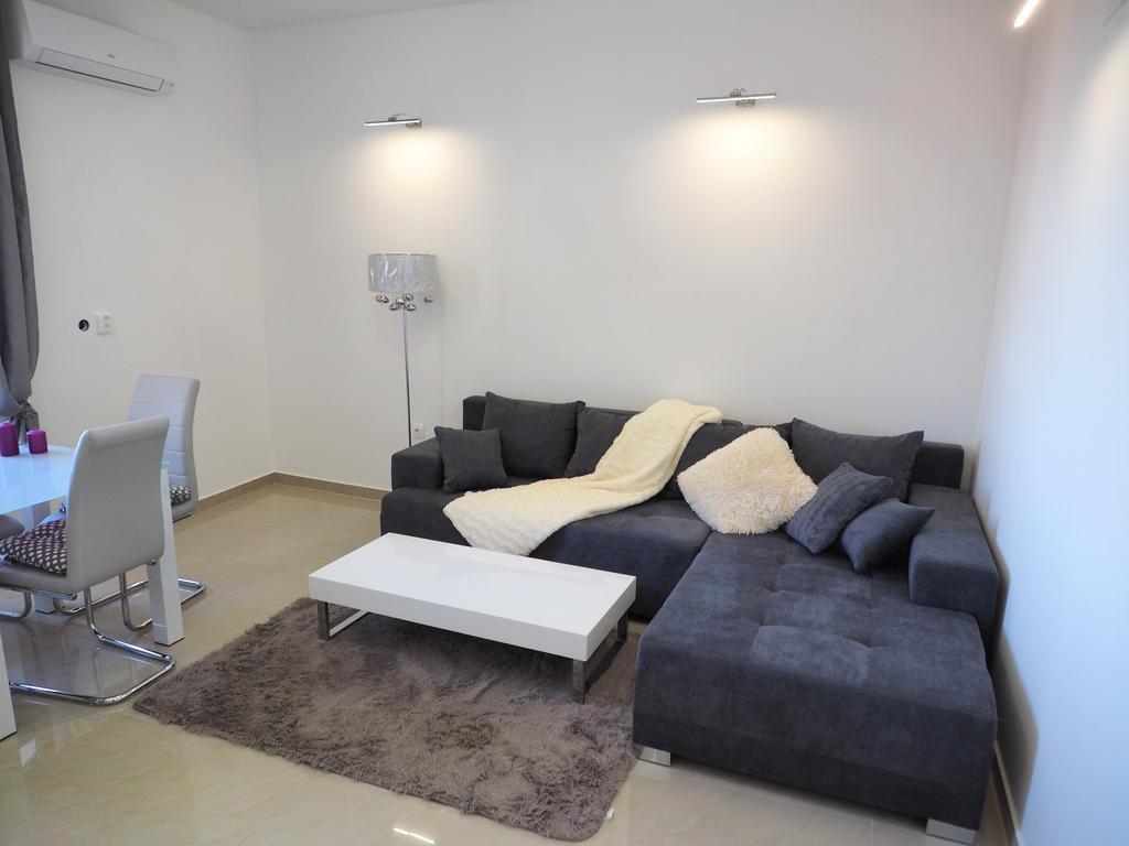 Captain Emo City Apartments Πούλα Εξωτερικό φωτογραφία