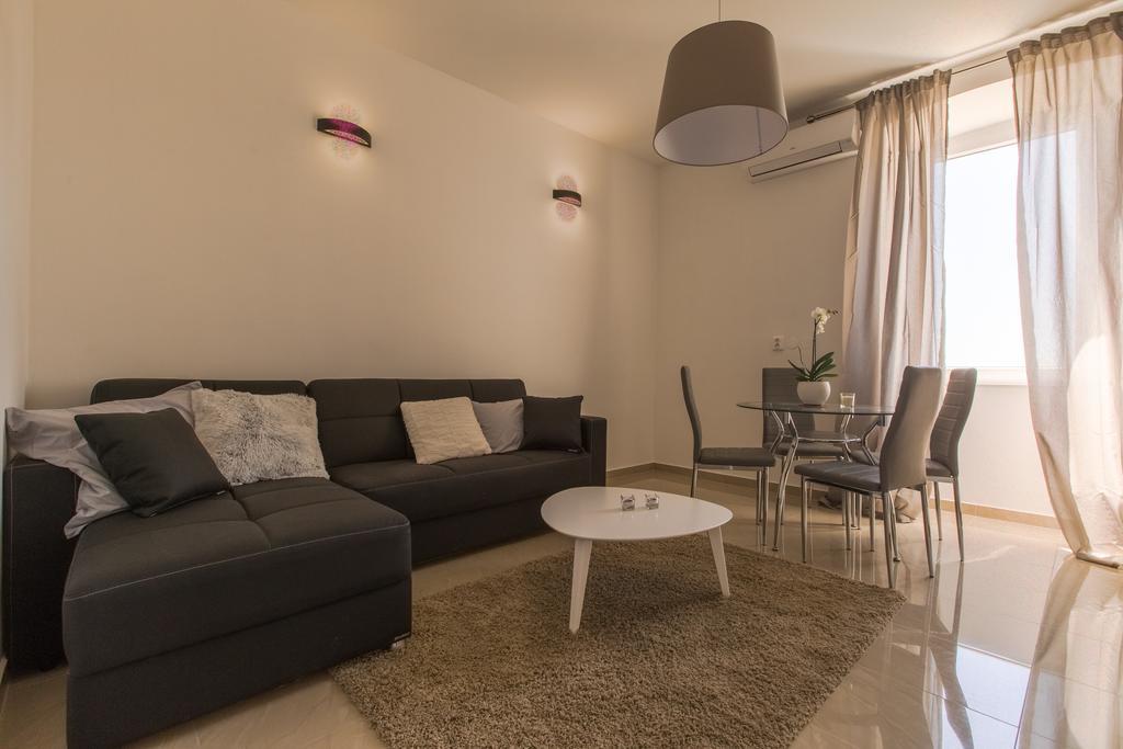 Captain Emo City Apartments Πούλα Εξωτερικό φωτογραφία