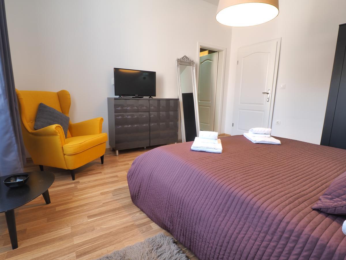 Captain Emo City Apartments Πούλα Εξωτερικό φωτογραφία