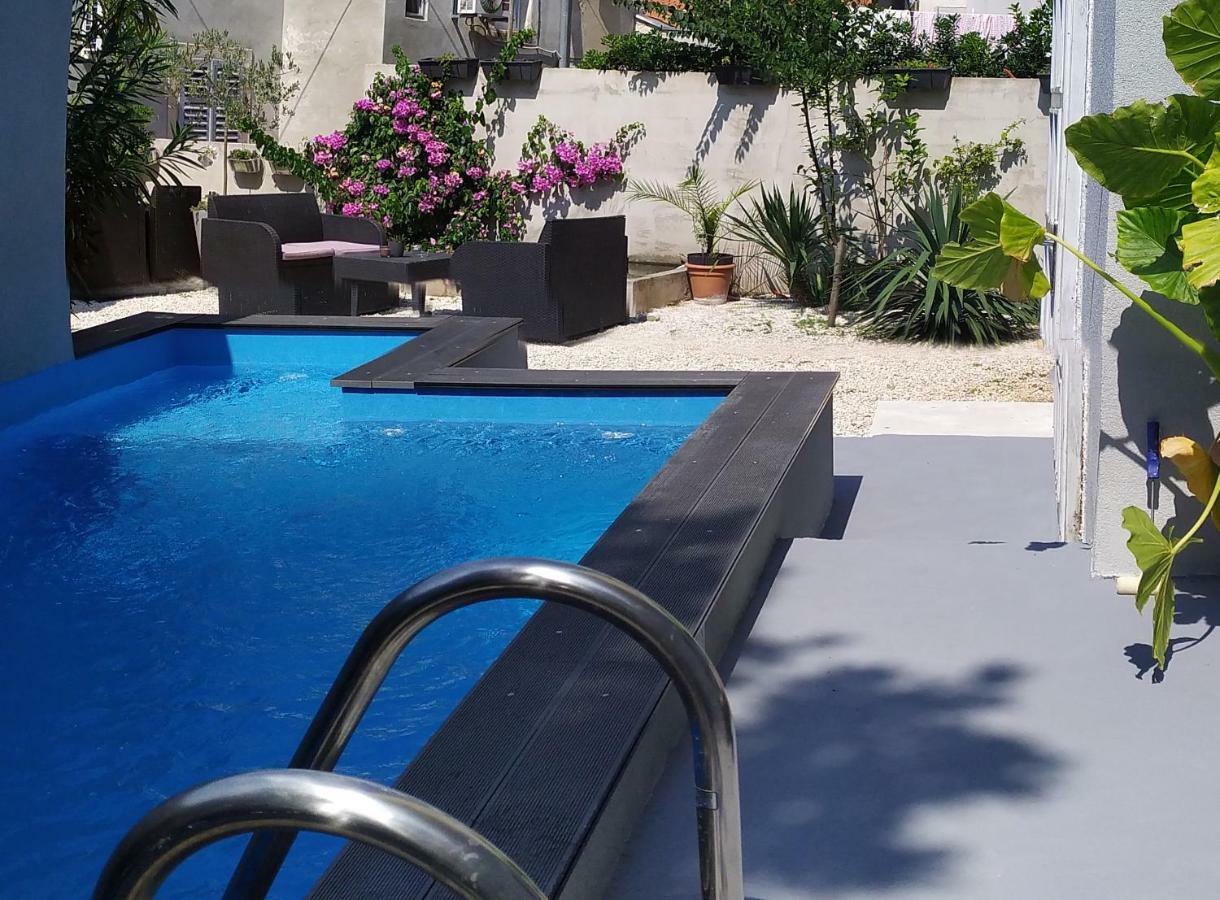 Captain Emo City Apartments Πούλα Εξωτερικό φωτογραφία