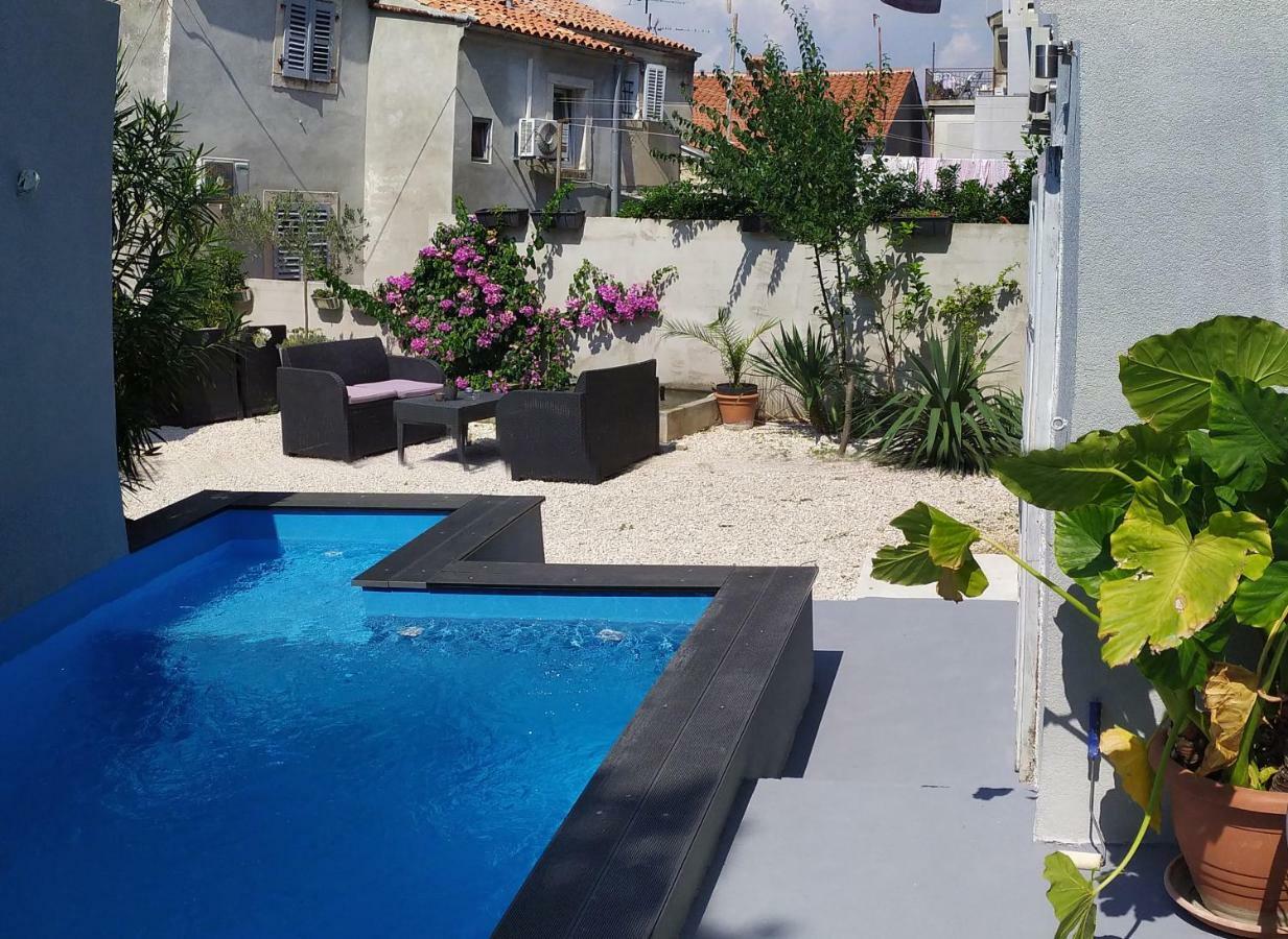 Captain Emo City Apartments Πούλα Εξωτερικό φωτογραφία